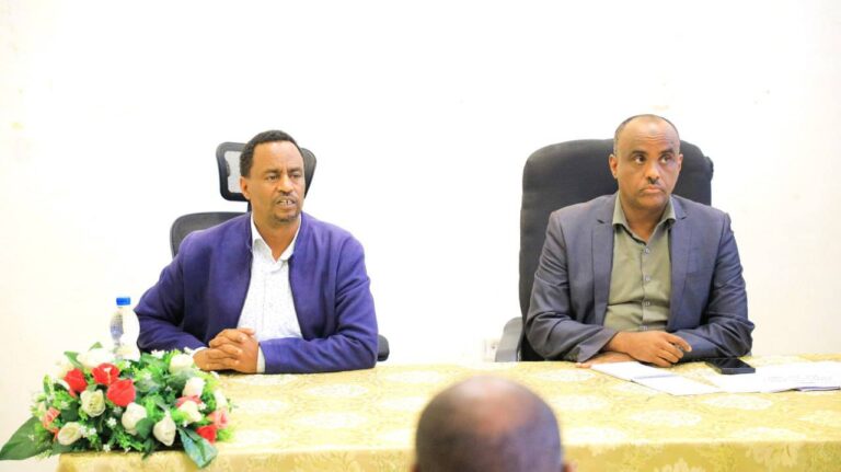 በሰላምና ፀጥታ አስተዳደር ቢሮ የዘጠኙም ወረዳ ሚሊሻ ዲስክና የሚሊሻ ባለሞያዎች ጋር ውይይት ተካሄደ፡፡